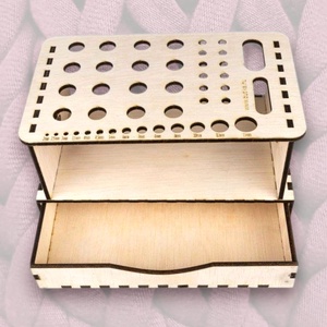 Univerzális zoknikötőtű és eszköz tároló és mérce, 20x12x15cm, BTK0039, natúr - kellékek & szerszámok - szerszámok, eszközök - eszköz kötéshez, horgoláshoz - Meska.hu