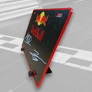 3D Nyomtatott Red Bull F1 Asztali Dísz � Max Verstappen és Sergio Pérez aláírásaival - otthon & életmód - dekoráció - asztal és polc dekoráció - asztaldísz - Meska.hu