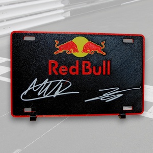 3D Nyomtatott Red Bull F1 Asztali Dísz � Max Verstappen és Sergio Pérez aláírásaival, Otthon & Életmód, Dekoráció, Asztal és polc dekoráció, Asztaldísz, Mindenmás, MESKA