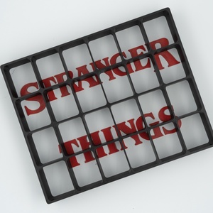 Stranger Things Kinder Joy figura tartó - kellékek & szerszámok - dekorációs kellékek - figurák - Meska.hu