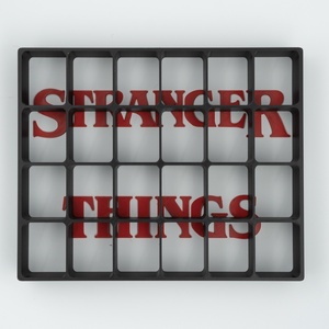 Stranger Things Kinder Joy figura tartó - kellékek & szerszámok - dekorációs kellékek - figurák - Meska.hu