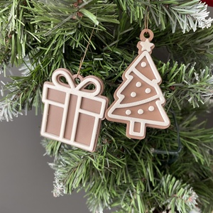 Karácsonyi mézeskalács hatású díszek (5 db variálható csomag) - karácsony - karácsonyi lakásdekoráció - karácsonyfadíszek - Meska.hu