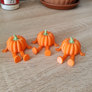 Mozgó Lábas Tök Figura - Meska.hu