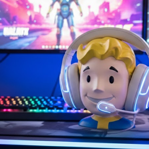 Fallout Vault Boy Fejhallgató tartó, dísz - esküvő - dekoráció - asztaldísz - Meska.hu