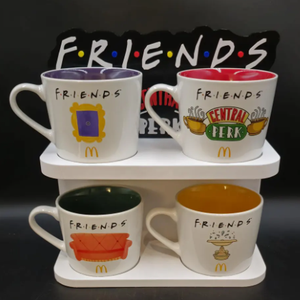 Jóbarátok Kanapé Figura Tartó - Ajándék Kulcstartóval - Extra Részletes Kanapé, Bögre tartóval, Egyedi Névvel - otthon & életmód - dekoráció - asztal és polc dekoráció - díszdoboz - Meska.hu