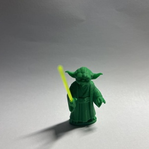 Master Yoda minifigura  világító fénykarddal - kellékek & szerszámok - dekorációs kellékek - figurák - Meska.hu