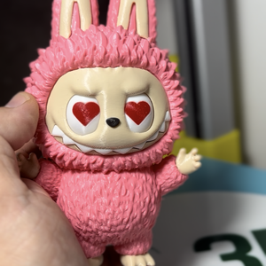 Labubu - 3D nyomtatott figura forgatható szemmel - játék & sport - plüssállat & játékfigura - szörnyike - Meska.hu