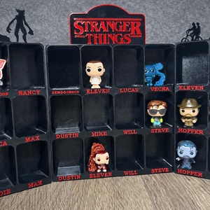 Stranger Things - Funko Pop - Kinder joy - figura állvány , Otthon & Életmód, Dekoráció, Asztal és polc dekoráció, Díszdoboz, , MESKA