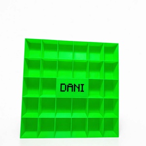 Minecraft  - Kinder joy - figura állvány EGYEDI NÉVVEL, Otthon & Életmód, Dekoráció, Asztal és polc dekoráció, Díszdoboz, , MESKA