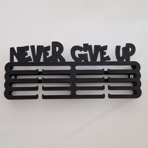 Dicsőségfal - éremakasztó több kivitelben - NEVER GIVE UP - otthon & életmód - dekoráció - fali és függő dekoráció - éremtartó - Meska.hu