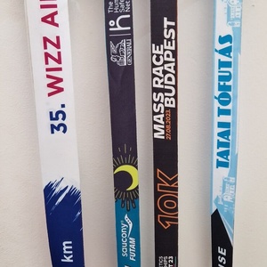 Dicsőségfal - éremakasztó több kivitelben - NEVER GIVE UP - otthon & életmód - dekoráció - fali és függő dekoráció - éremtartó - Meska.hu