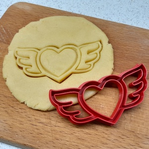 Szárnyaló szív - Valentin sütemény kiszúró forma - Meska.hu