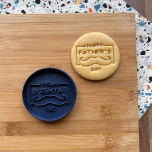 Boldog Apák Napját / Happy Fathers Day bajuszos sütikiszúró, Otthon & Életmód, Konyhafelszerelés, tálalás, Sütés, főzés, Sütikiszúró, Mindenmás, MESKA