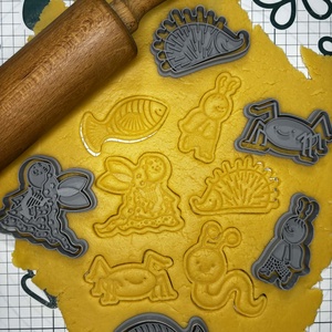 Bogyó és Babóca ihlette süteménykiszúrók - otthon & életmód - konyhafelszerelés, tálalás - sütés, főzés - sütikiszúró - Meska.hu