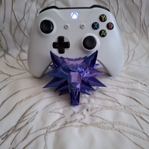 Xbox one controller tartó Witcher edition, Otthon & Életmód, Dekoráció, Dísztárgy, Mindenmás, MESKA