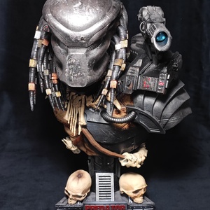 Predator mellszobor 1:4  - Meska.hu