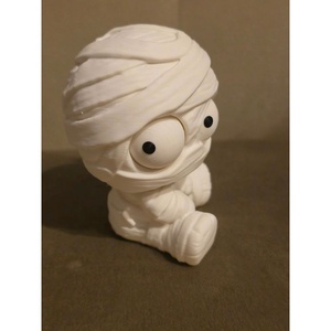 Mumó � 3D nyomtatott múmia figura mozgatható szemekkel és forgatható fejjel, vicces halloween dekoráció és asztaldísz - otthon & életmód - dekoráció - halloween - halloweeni figurák - Meska.hu