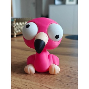 Pikó, a flamingó figura � 3D nyomtatott vicces asztali kabala forgatható fejjel és mozgatható szemekkel - Meska.hu