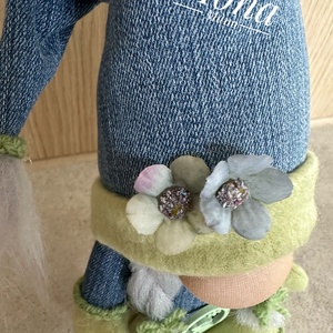 Tavaszi ( farmer-zöld )tappancsos lány manó - otthon & életmód - dekoráció - manók - Meska.hu