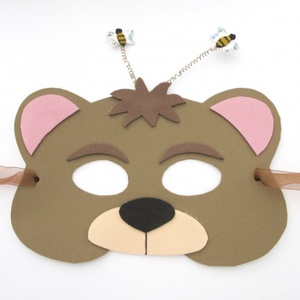 Mézéhes mackó - viselhető maszk, farsangi álarc, 3d rugón rezgő méhecske, kényelmes dekorgumi, medve, maci -  - Meska.hu