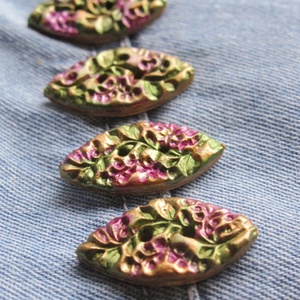 6db csillogó színes handmade ékszergomb, virágszirom alakú, több színben  - kellékek & szerszámok - dekorációs kellékek - Meska.hu
