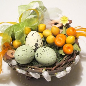 Húsvéti dekoráció, asztaldísz, fészek, barka, tojás, narancssárga, zöld, sárga - Meska.hu