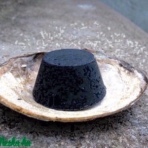 Szenes-sós kecsketejes arctisztító szappan  -  - Meska.hu