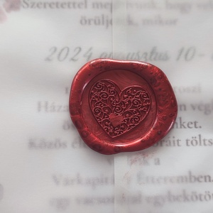 Pausz papirba hajtogatott esküvői meghívó, egyedi grafikával , viaszpecséttel zárva,A5 - esküvő - meghívó & kártya - meghívó - Meska.hu