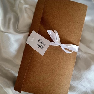 Kraft papírba hajtogatott, fényképes esküvői meghívó  - esküvő - meghívó & kártya - meghívó - Meska.hu Kraft papírba hajtogatott, fényképes esküvői meghívó  - esküvő - meghívó & kártya - meghívó - Meska.hu