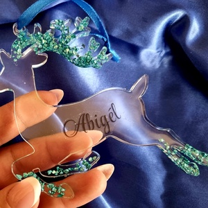 Névre szóló epoxy szarvas karácsonyfadísz  - karácsony - karácsonyi lakásdekoráció - karácsonyfadíszek - Meska.hu