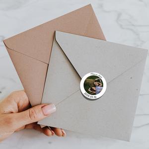 Fényképes kör matrica , címke borítékhoz, ajándékhoz - otthon & életmód - papír, írószer - ajándékozás kellékei - ajándékzsák, csomagolás - Meska.hu