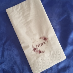 Egyedi , személyre szabható feliratos esküvői szalvéta , ültetőkártya arany szív kerettel, bordó virágokkal , Esküvő, Meghívó & Kártya, Ültetési rend, Mindenmás, MESKA