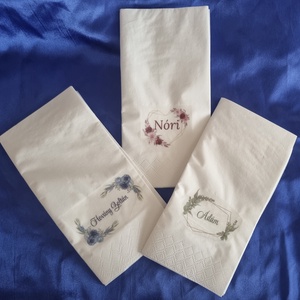 Egyedi , személyre szabható feliratos esküvői szalvéta , ültetőkártya greenery stílusban  - esküvő - meghívó & kártya - ültetési rend - Meska.hu