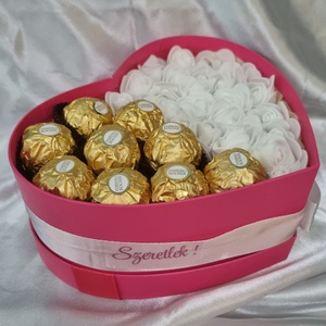 Örök csokis virágbox Ferreroval - Valentin napig még odaér :) - otthon & életmód - virágdekoráció - virágok - virágbox - Meska.hu
