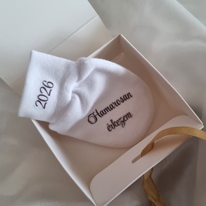 Egyedi tervezésű, cuki baba bejelentő kesztyű , ,,Hamarosan érkezem - baba - mama - babaemlékek - bababejelentők - Meska.hu