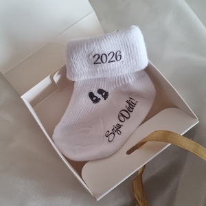 Egyedi tervezésű, cuki baba neme bejelentő zokni  - baba - mama - babaemlékek - bababejelentők - Meska.hu