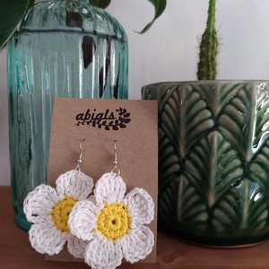Horgolt fülbevaló, virág fülbevaló - ékszer - fülbevaló - lógó fülbevaló - Meska.hu