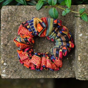 Piros mintás újrahasznosított hajgumi / mini méretű scrunchie - Meska.hu