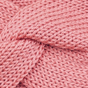 Lazacszínű kötött fülpánt / csavart fülmelegítő / fülvédő - ruha & divat - sál, sapka, kendő - fejpánt - Meska.hu