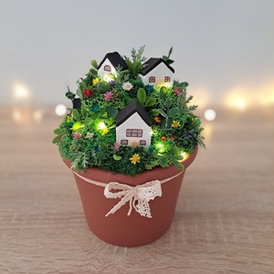 Apró virágos világító cserépfalu (M) - otthon & életmód - dekoráció - virágdísz és tartó - cserép & kaspó - Meska.hu
