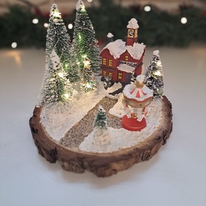 Téli asztaldísz - vonatállomás körhintával - Meska.hu