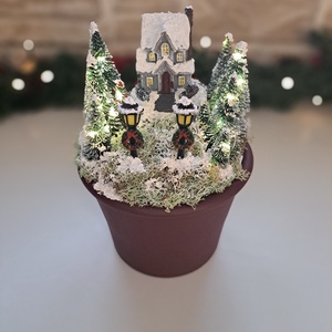 Karácsonyi asztaldísz - házikó bordó cserépben - Meska.hu