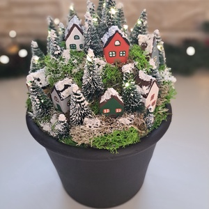 Karácsonyi asztaldísz - színes téli falu cserépben - karácsony - karácsonyi lakásdekoráció - karácsonyi falu, házikó - Meska.hu