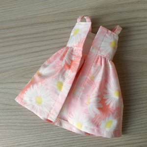 Paola Reina margarétás ruha - játék & sport - baba & babaház - játékbaba, babakellék - Meska.hu