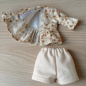 Peplumos blúz és sort Paola Reina babáknak - játék & sport - baba & babaház - játékbaba, babakellék - Meska.hu