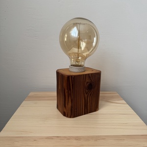 Éjjeli lámpa vagy ahogy én hívom Éji Gerendácska ( Egyedi, 50 éves fagerendából ) - otthon & életmód - lámpa - asztali lámpa - Meska.hu