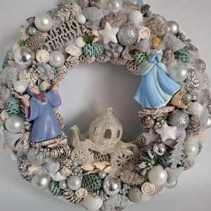 Karácsonyi kopogtató Hamupipőkével - karácsony - karácsonyi lakásdekoráció - karácsonyi ajtódíszek - Meska.hu