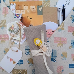 Babaváró/babaköszöntő Micimackós könyvcsomag ajándék díszcsomagolásban - baba - mama - babalátogató ajándékcsomag - Meska.hu