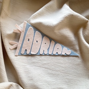 Saját névvel ellátott zászlók, névtábla - baba - mama - babaszoba dekoráció - babanév dekoráció - Meska.hu