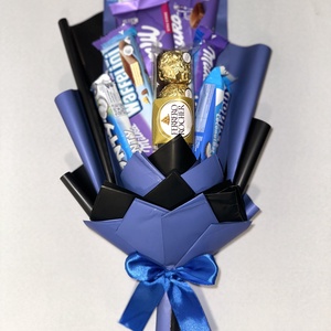 Fiús édességcsokor - élelmiszer - édesség - kézműves csokoládé - Meska.hu